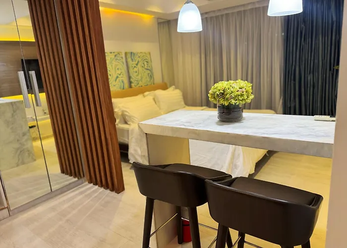 Modern With Premium View At Azure Urban Residences - Vesta *